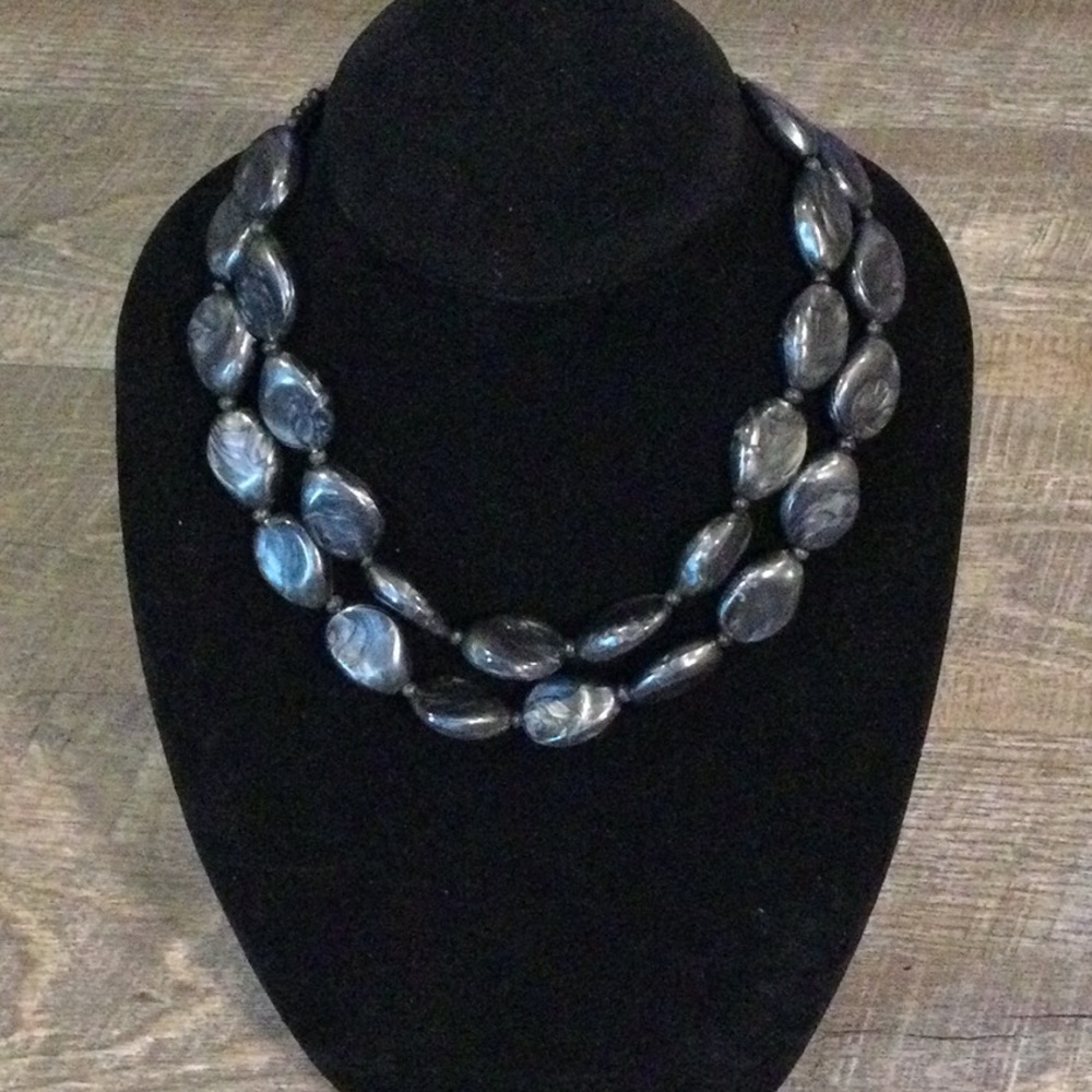 Chic Black and Silver Oval Bead Lightweight Necklace